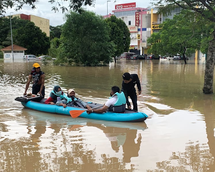 Singapore Red Cross donates US$100,000 for flood, typhoon relief efforts in Malaysia, Philippines 
