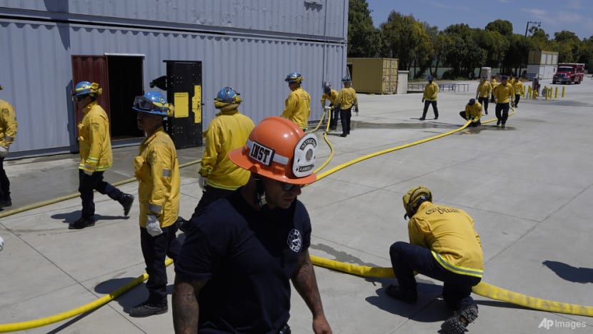 Western fires outpace California effort to fill inmate crews Western fires outpace California effort to fill inmate crews