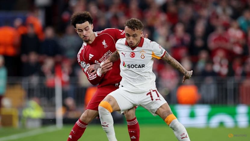 Galatasaray midfielder Lang to undergo surgery after freak thumb injury