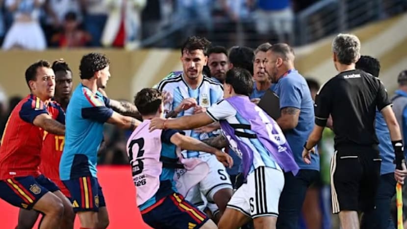 உலகக் கிண்ண இறுதிப்போட்டியில் நடந்த கைகலப்பு: FIFA விசாரணை