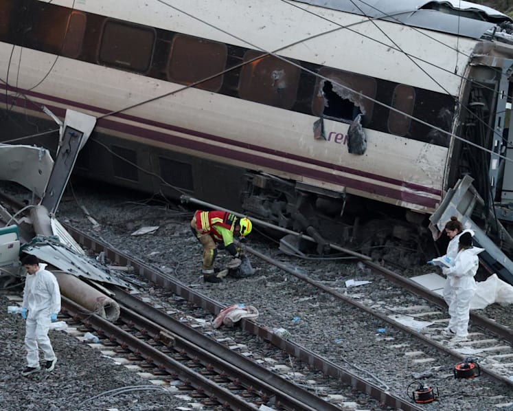 Spain train disaster probe suggests track was cracked