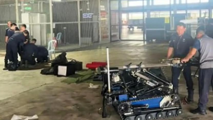 'Awas, nanti meledak’: Paket bom hoax yang mencurigakan memicu kepanikan di KLIA