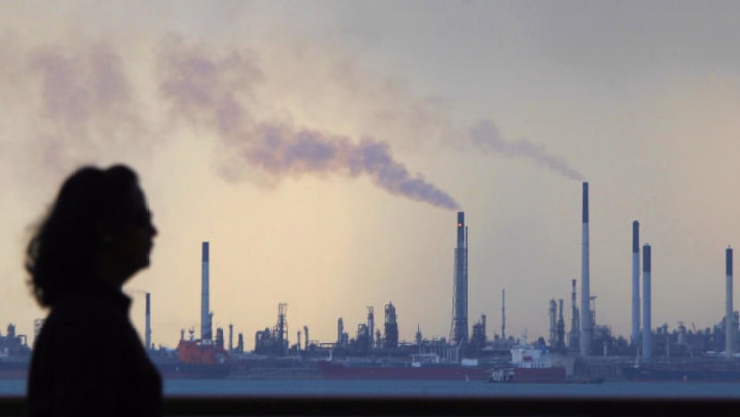 ‘No evidence’ carbon tax drives companies away