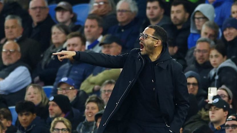 Rosenior's tough words raise stakes as Chelsea misery deepens