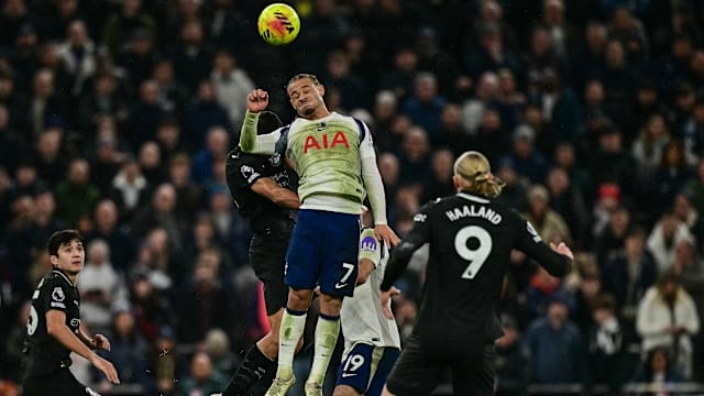 英超：曼市以2比2踢和托特纳姆