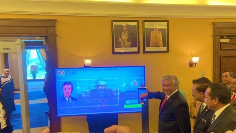 Timbalan PM M'sia Ahmad Zahid mula tugas secara rasmi di Perdana Putra Timbalan PM M'sia Ahmad Zahid mula tugas secara rasmi di Perdana Putra