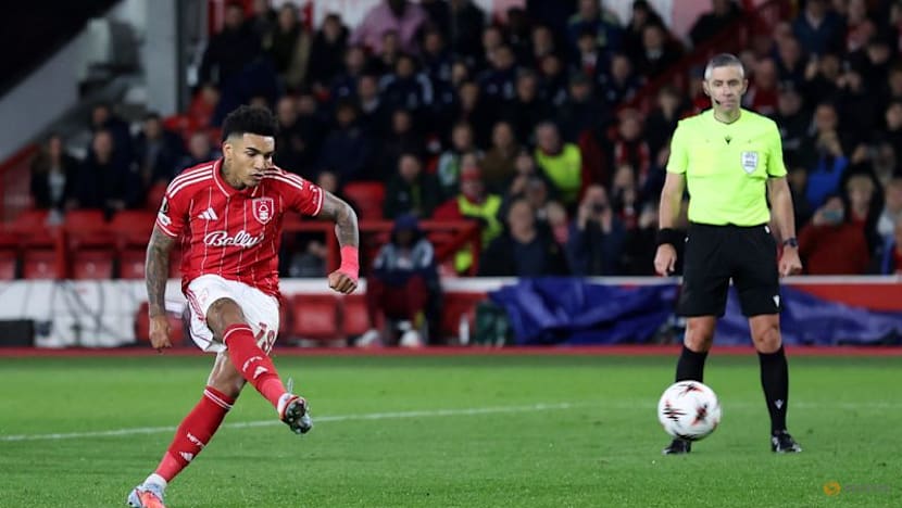 Forest's winless streak ends as two penalties down Porto, Midtjylland stay perfect