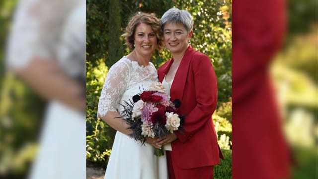 澳大利亚外长黄英贤 同相伴20年同性伴侣结婚