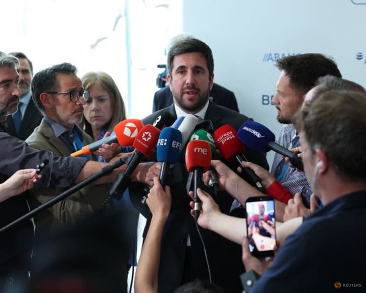 Riquelme pitches 'Members' City' in Real Madrid election challenge to Perez