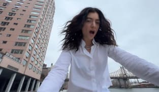 Lorde comeback dengan What Was That usai 4 tahun vakum, siap-siap 'Lorde Summer'!