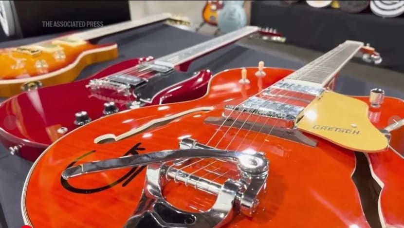 ஆசியாவிலிருந்து அமெரிக்காவுக்குக் கடத்தப்பட்ட 3,000 Gibson கித்தார்கள் 