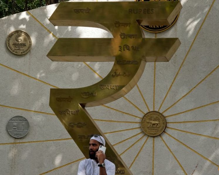 Rupee plunges to all-time low on steep US tariffs, logs 4th month of loss