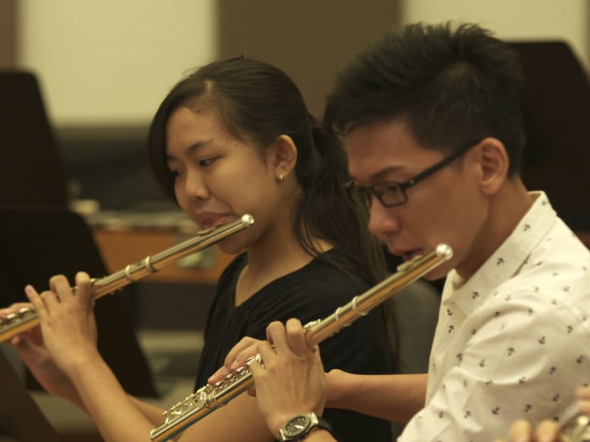 50 ordinary S’poreans come together to form an orchestra 50 ordinary S’poreans come together to form an orchestra