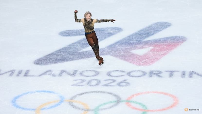 Figure skating-Malinin surges into lead with thrilling short programme