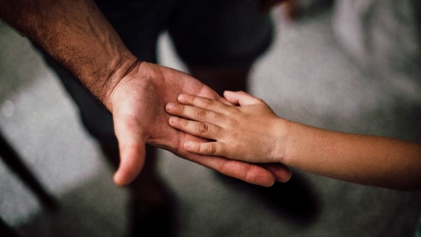 KOMENTAR: Bapa bukan setakat pencari nafkah tapi juga tunjang sosio-emosi bagi anak-anak