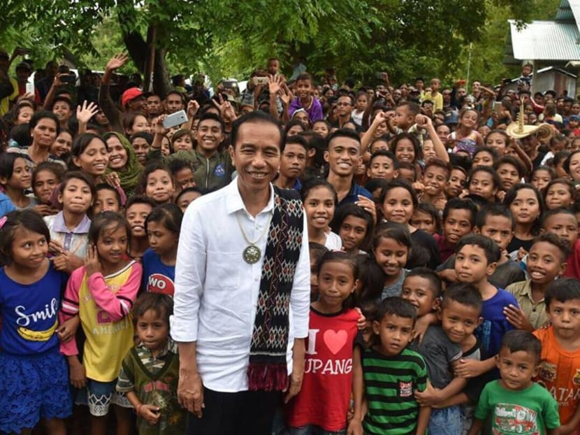 The author says that President Joko Widodo should recognise that English proficiency can improve the Indonesian economy and open up more opportunities for its citizens.