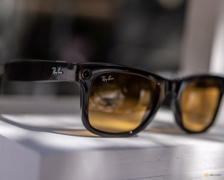 Big buzz, small market: Meta's smartglasses are a specialty gadget this holiday
