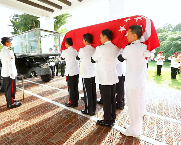 Loyal staff give Mr Lee Kuan Yew final send-off