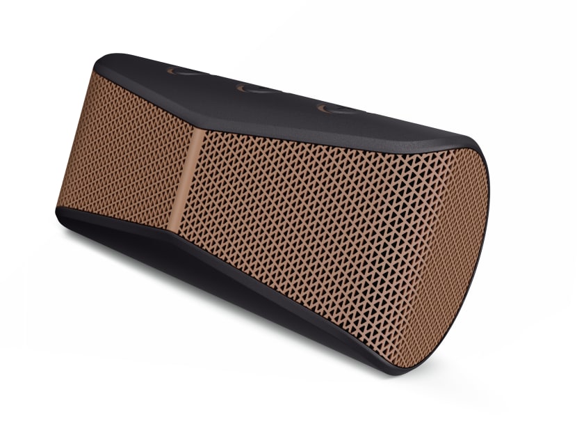 Logitech X300 review: Mobile music at an affordable price