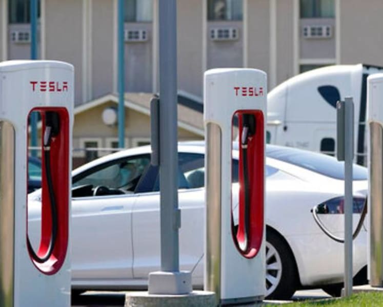 Tesla posts US$438 million first-quarter profit on strong electric vehicle sales
