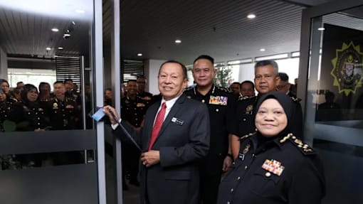 Ketua baharu SPRM Abdul Halim mula tugas secara rasmi