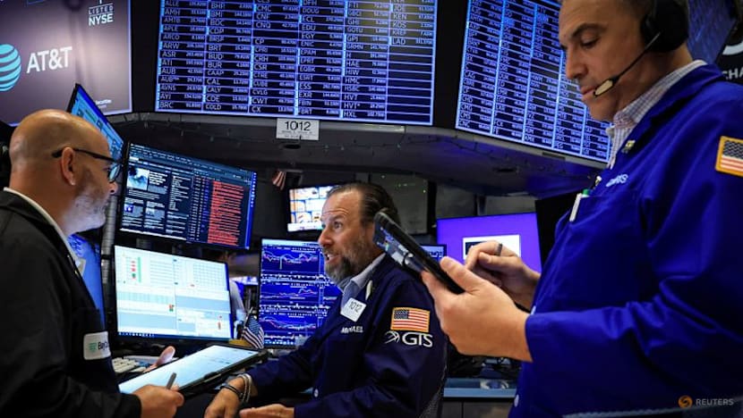 Global equity funds draw inflows for the eighth week on earnings optimism