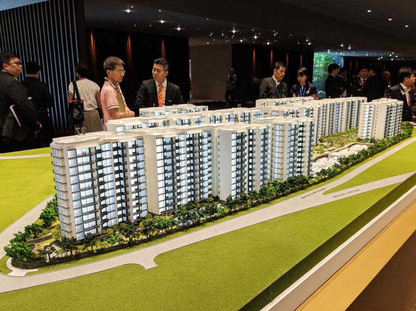 Private developers sold 642 units, excluding executive condominiums, in October.