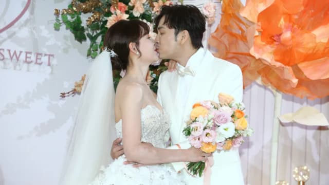 婚礼席开36桌　张书伟深吻谢京颖24秒