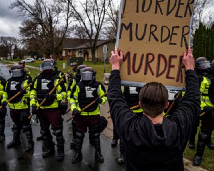 US police officer resigns 2 days after mistaking gun for taser, fatally shooting black motorist