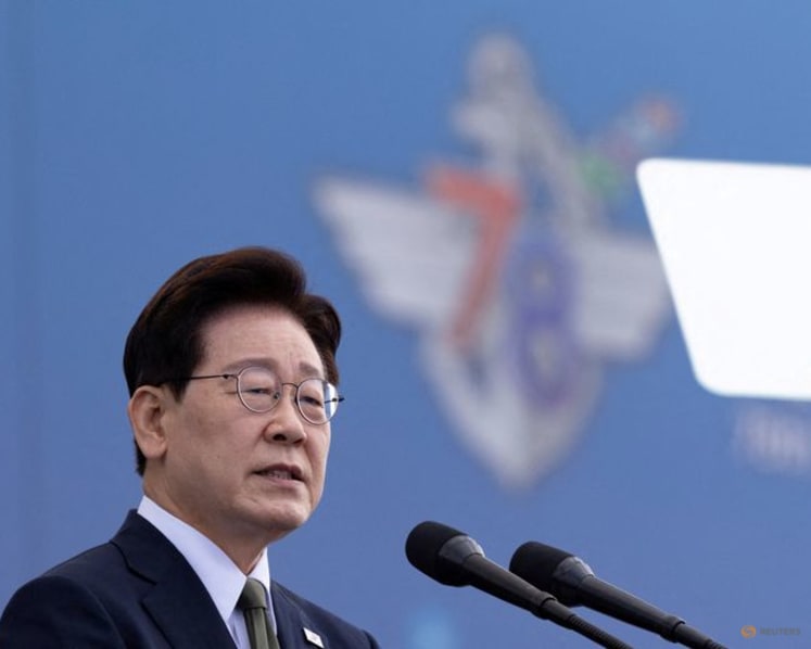 South Korea's Lee says country cannot avoid raising interest rates