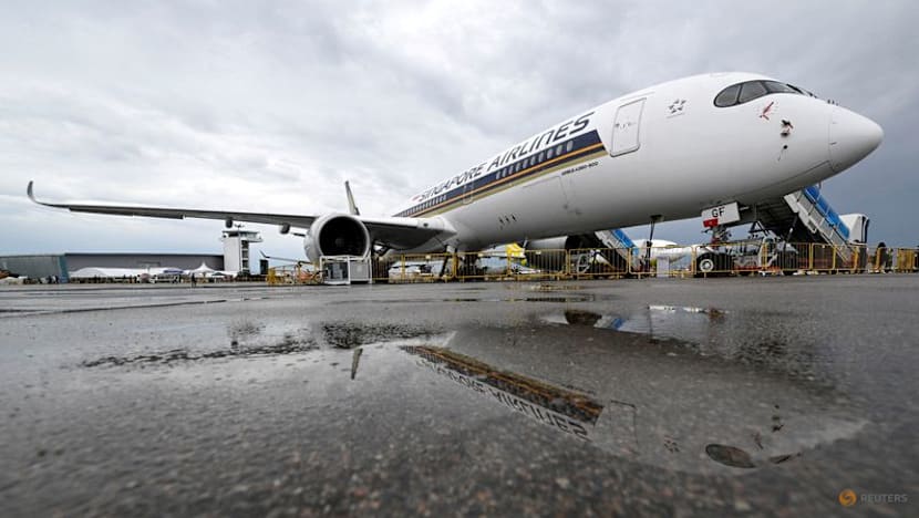 Singapore Airlines Q3 profit tumbles due to loss of one‑off merger gain, higher fuel costs