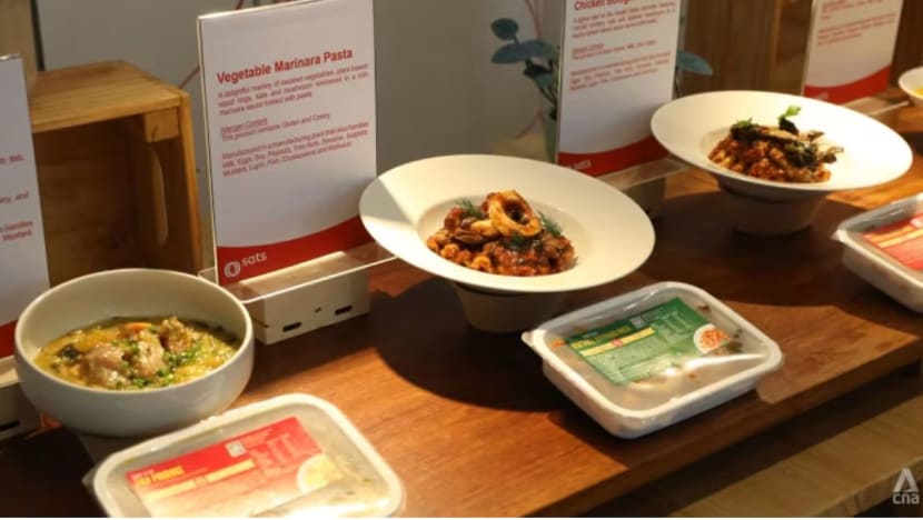 முழுமைத் தற்காப்புப் பயிற்சியின்போது  கொடுக்கப்பட்ட உணவைச் சாப்பிட்ட SOTA மாணவர்களுக்கு வயிற்றுக் கோளாறு