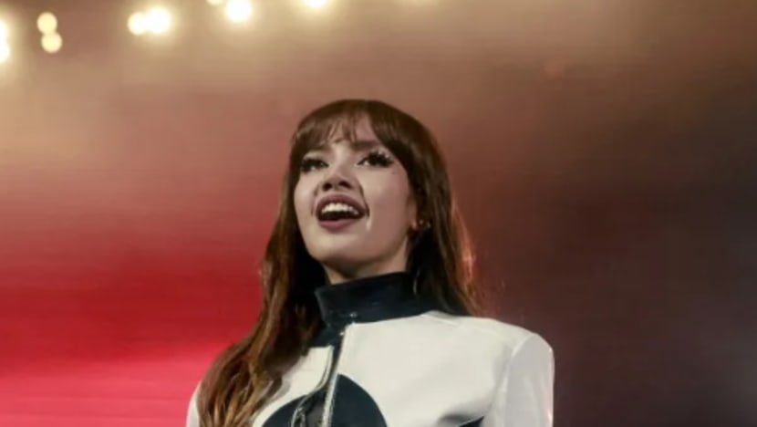 தென் கொரியாவின் 'Blackpink' இசைக்குழுவின் லிசா...சமூக ஊடகத்தில் சாதனை தென் கொரியாவின் 'Blackpink' இசைக்குழுவின் லிசா...சமூக ஊடகத்தில் சாதனை