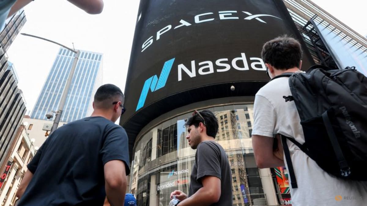 channelnewsasia.com - SpaceX's mobile ambitions jolt US telecom market, analysts debate threat
