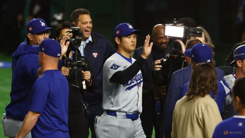 Baseball-Ohtani and Dodgers top Cubs in historic opening day in Tokyo
