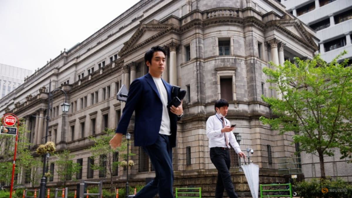 BOJ warns of financial system risks from investment fund activity