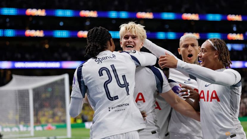 Tottenham edge out Villarreal thanks to early own goal