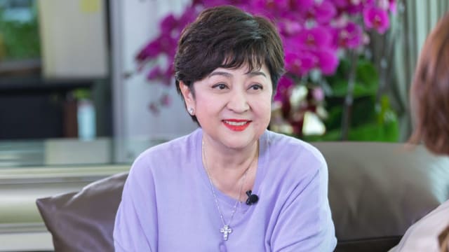 和刘家昌争产消失幕前　甄珍拄拐杖现身生日宴