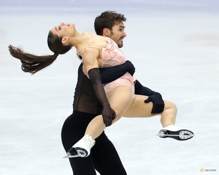 Figure skating-Estonia's Petrokina bounces back from surgery to win European title