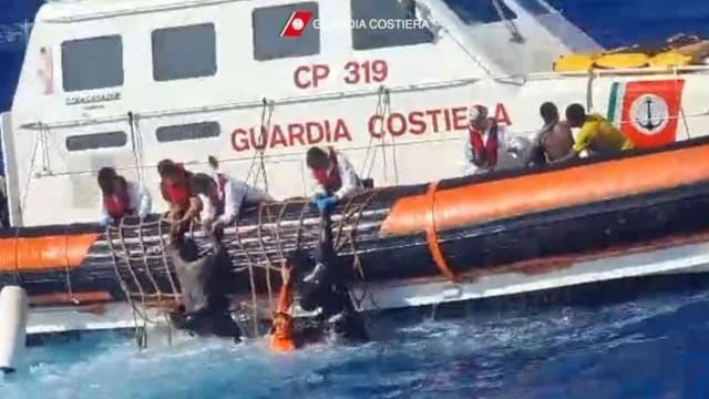 地中海沉船事故造成41名难民死亡 其中包括三名孩童