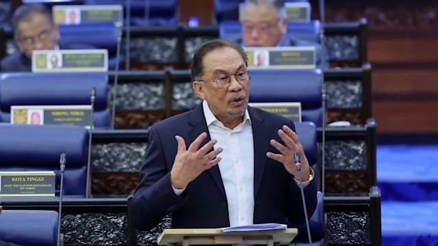 令吉兑美元创七年新高 安华：反映市场对马国有信心