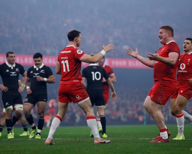 Rogers hat-trick in vain as New Zealand crush Wales 52-26