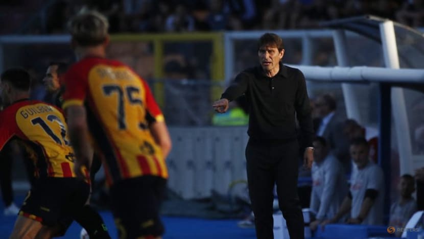 Conte wants to write history with Napoli rather than read it