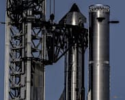SpaceX launches 13th Starship test, briefly deploys first upgraded Starlinks
