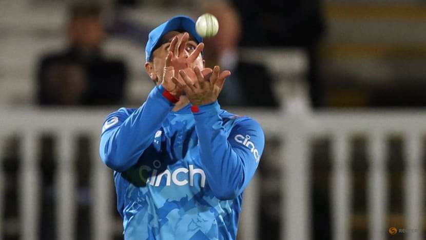 England thrash Australia to level ODI series at 2-2