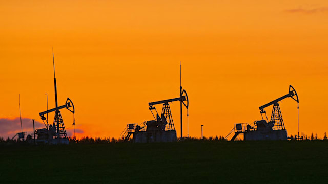 美制裁俄两大石油公司 国际油价飙涨逾5%