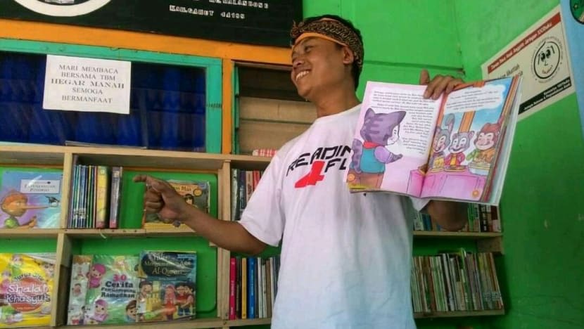 Putus sekolah tak putuskan semangat penjual tahu ini untuk sebarkan cinta membaca
