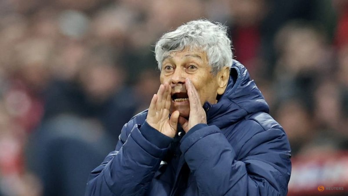 Lucescu leaves role as Romania coach