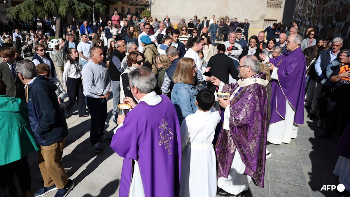 Spanish village gathers for memorial Mass for train crash victims