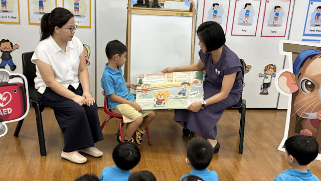 警察小伙伴新故事书 “跑躲说”三步骤教学前儿童应对危险